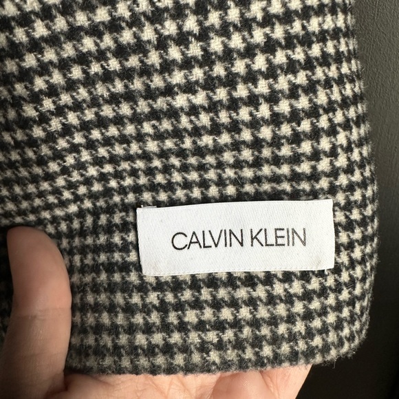 Calvin Klein
Faux-Leather-Pocket Houndstooth Maxi Coat - Picture 10 of 15